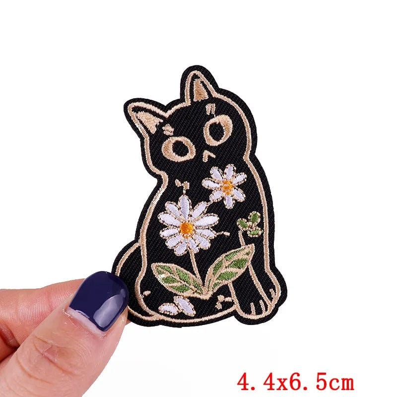 Black Cat Daisy Flowers Patch Iron Sew On Clothes Floral Embroidered Badge Motif